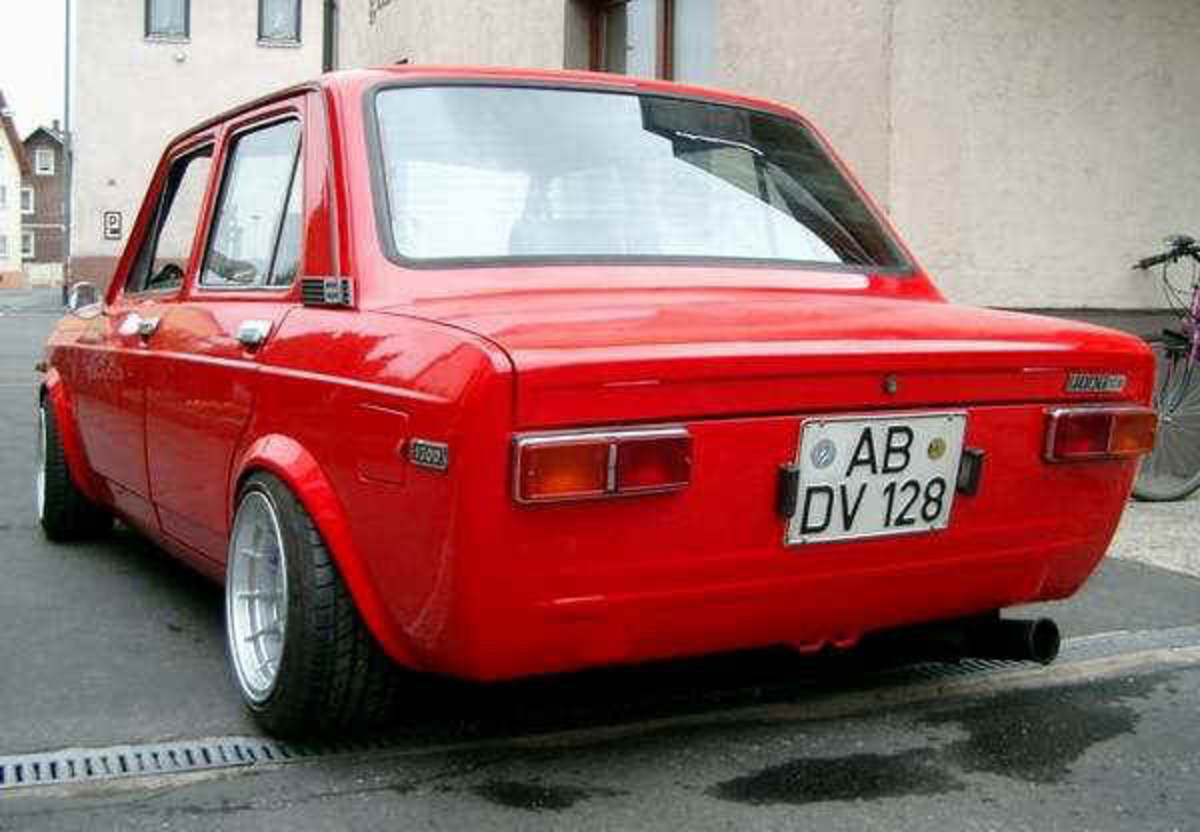 fiat-128-1974-wird-das-erscheinungsbild-des-128-deutlich-berarbeitet_94ec6.jpg